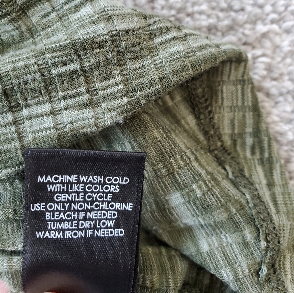 Torrid plus v neck button down ribbed crop knit sweater, 2XL, green - Picture 11 of 11